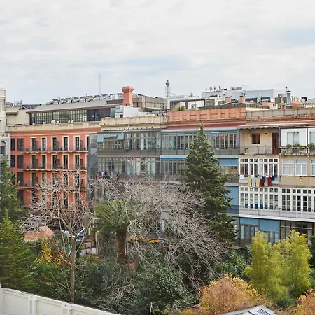 Sun Rambla Catalunya Gaudi